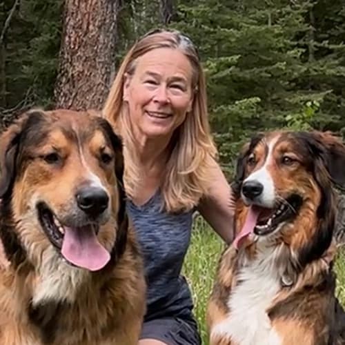 Linda | Receptionist | Stoney Trail Veterinary Clinic